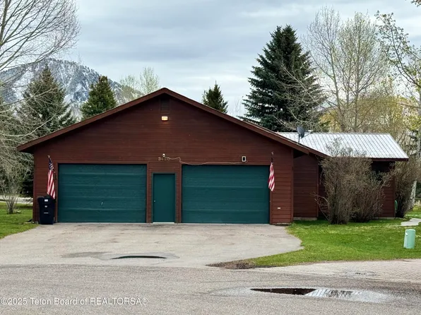 3420 S Hay Loft Dr, Jackson, WY 83001