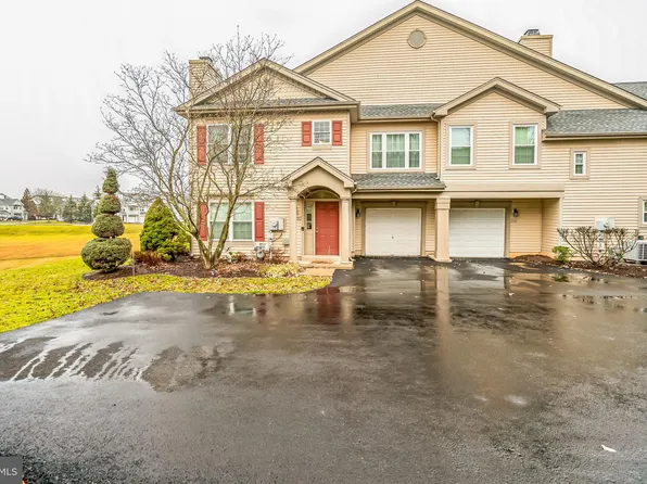 701 Julian Dr W, Warwick, PA 18974