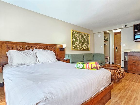 5th image of 2425 Kuhio Ave #502