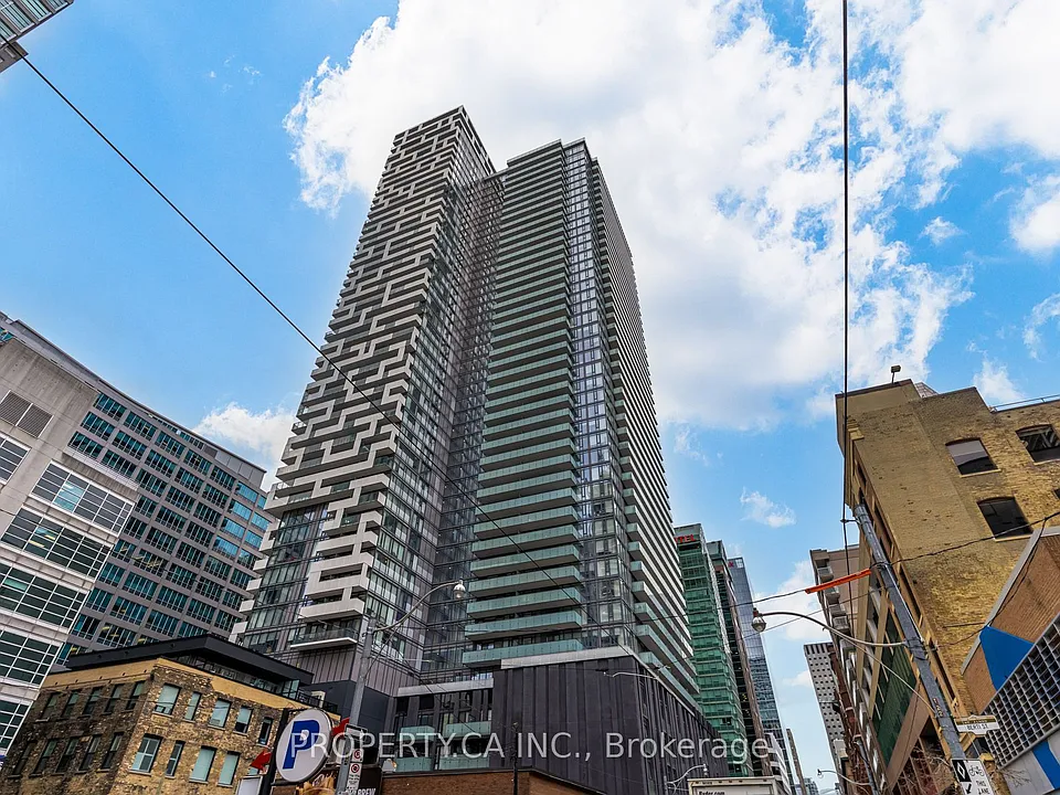25 Richmond St E #1513