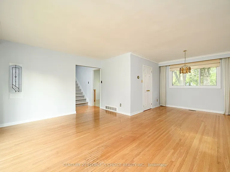 2132 Hixon St — Photo 8