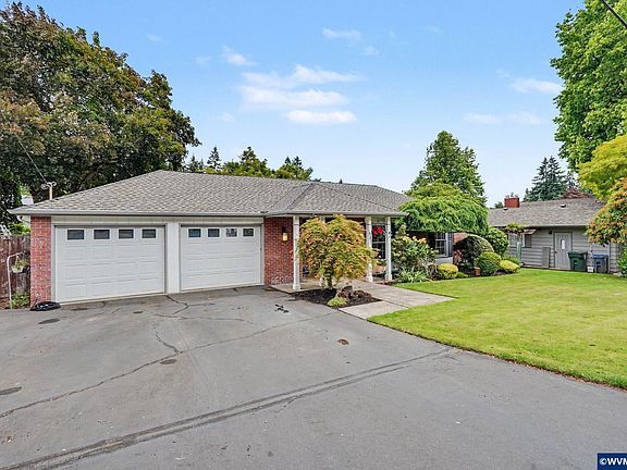 2nd image of 587 Snow White Way SE