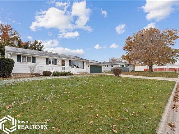 3rd image of 203 Rainbow Dr