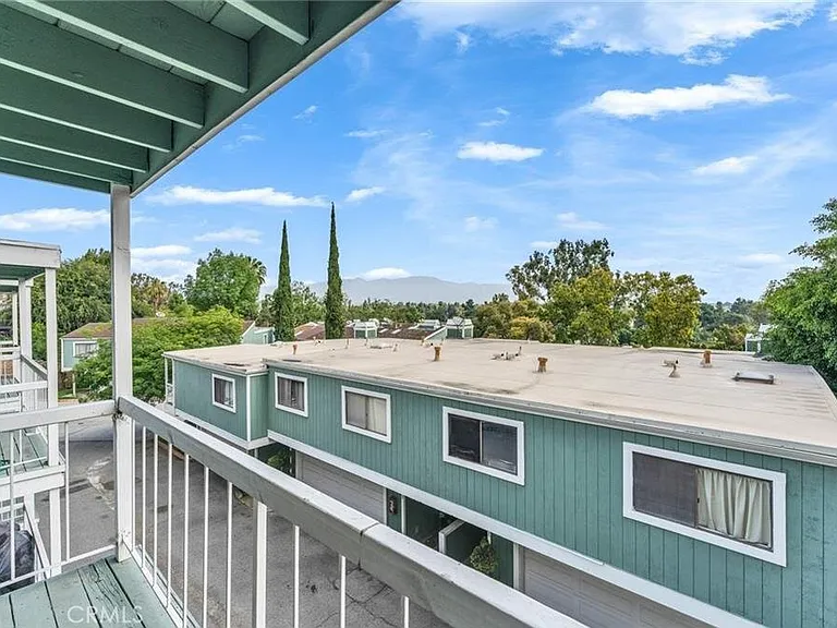 1070 Walnut Grove Ave — Photo 11