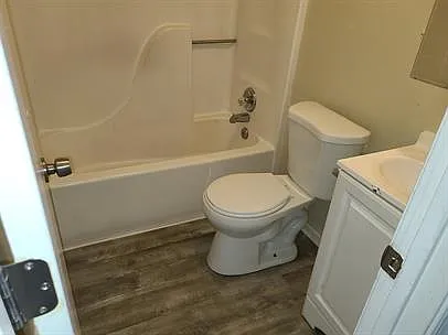 812 W 27th St #1 — Photo 14