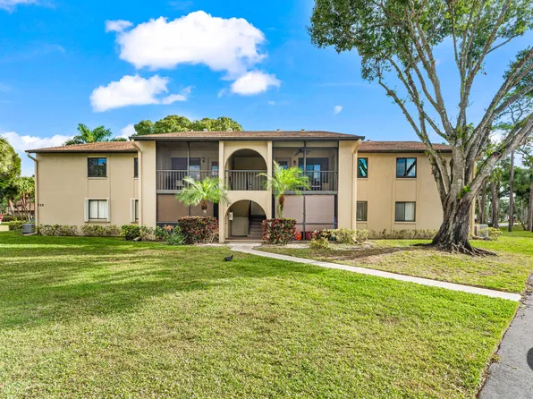 508 Shady Pine Way #D2, Greenacres, FL 33415