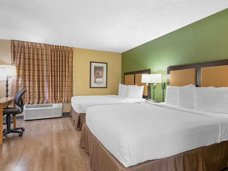 Studio Suite - 2 Queen Beds