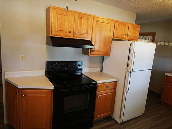 2nd image of 608 H Ave