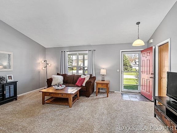 5th image of 6897 Petersen Valley Dr NE