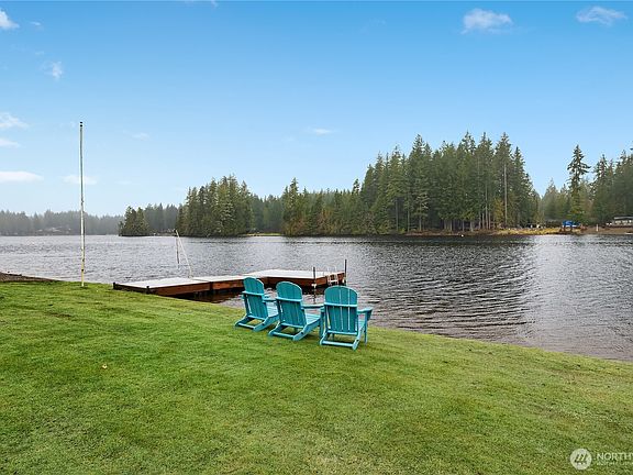 3rd image of 651 E Ballantrae Drive