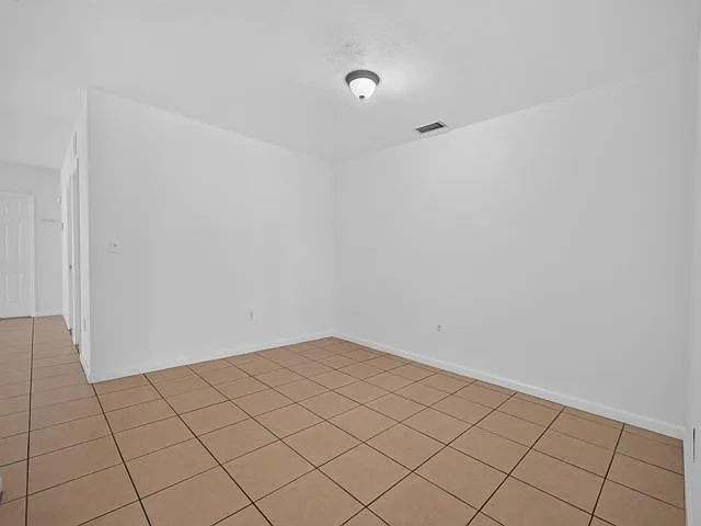 3 bed, 2.5 bath, 2027 sqft, $3,300 — Photo 4