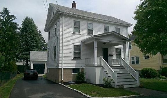 3rd image of 37 Parkway Cres