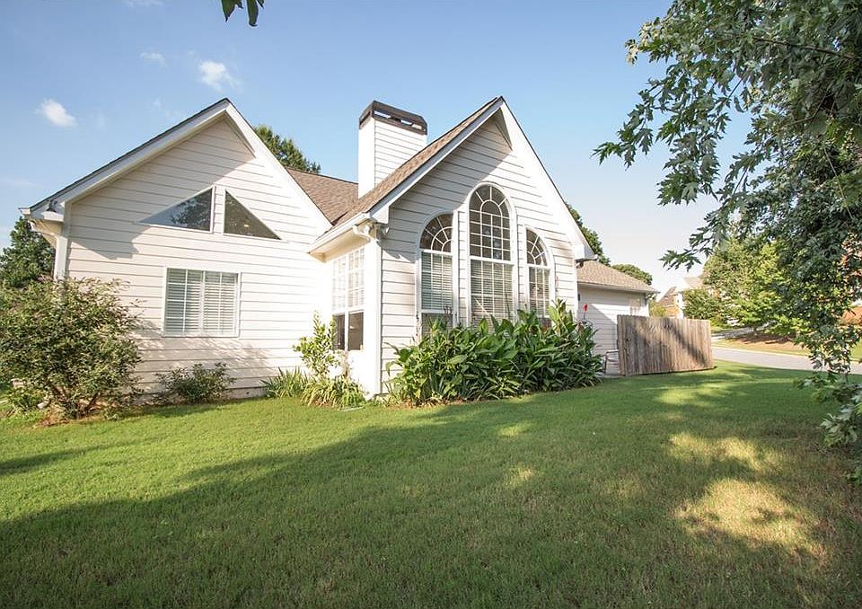 2nd image of 1518 Rocky Knoll Ln