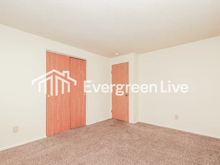 6240 Greenfield Way — Photo 15