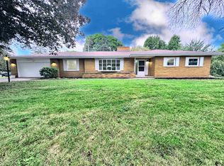 1582 Oakridge Ct, Menasha, WI 54952