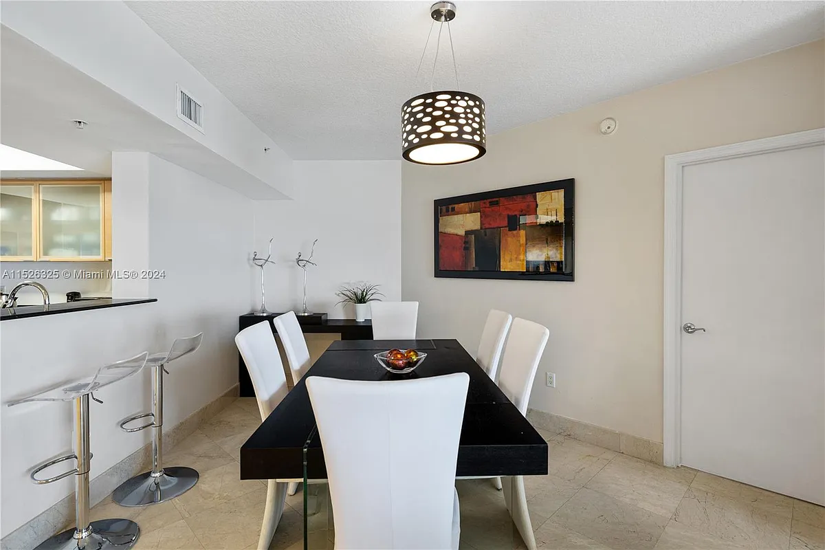 Building Photo - 16699 Collins Ave #1604