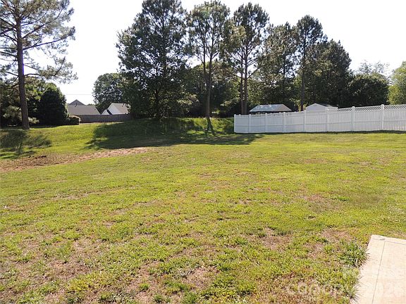 4th image of 113 Ashton Woods Ct
