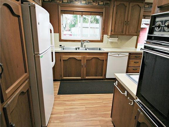 5th image of 1225 N Washington Ave
