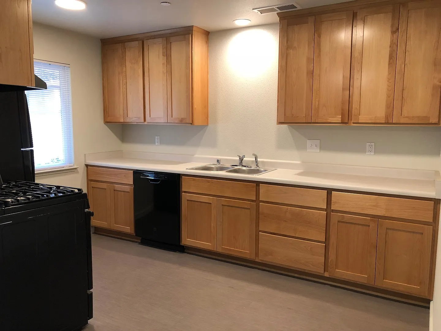 723 W 2nd Ave — Photo 3
