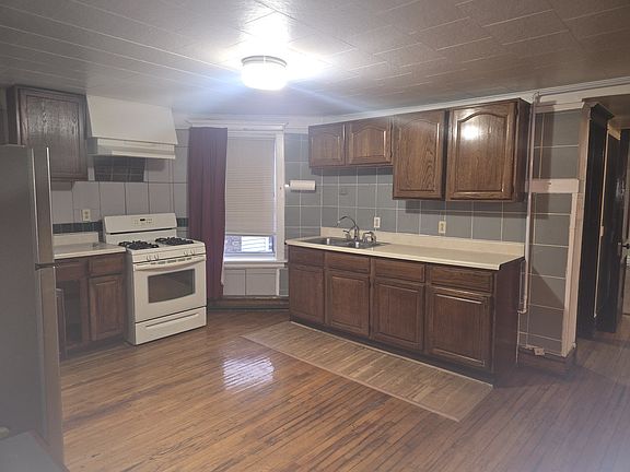3rd image of 3042 N Ashland Ave APT 3