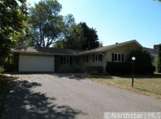 9001 40 1/2 Ave N, New Hope, MN 55427