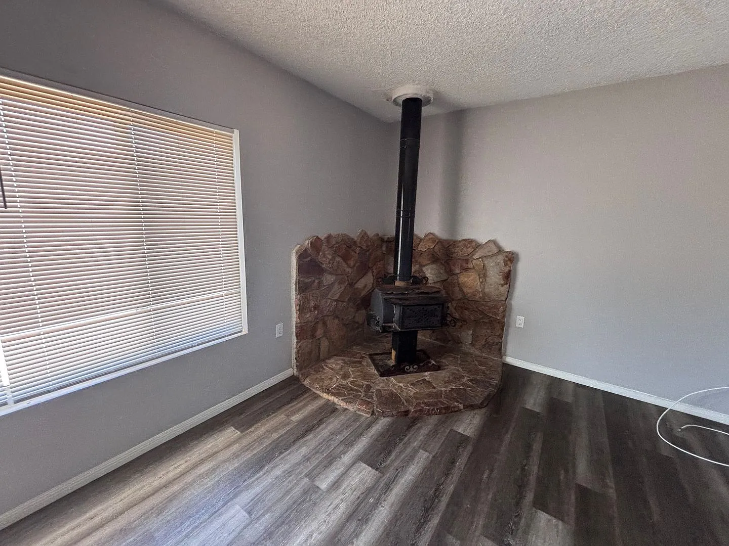 3 Bedroom 2 Bath House in prime location to elementary school in Yucca Valley — Photo 4