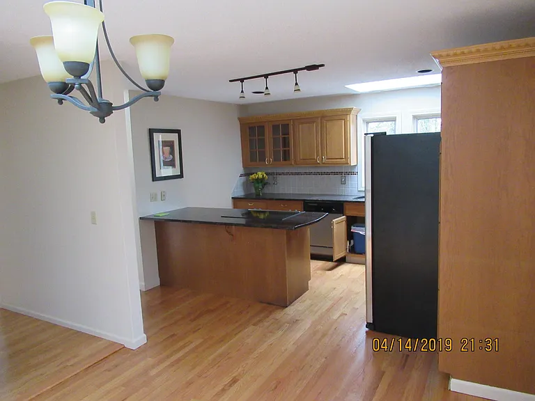 100 Winterbourne Ln — Photo 8