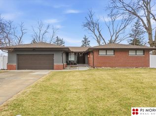 11825 Hickory Rd, Omaha, NE 68144