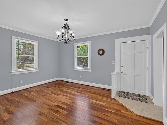2nd image of 301 Meade Ave