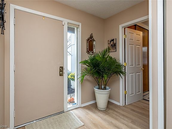 2nd image of 9822 Pebble Brook Ln