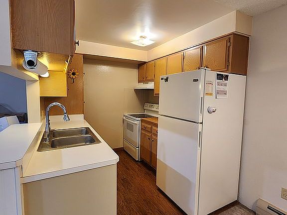 2nd image of 1516 Grand Ave #102