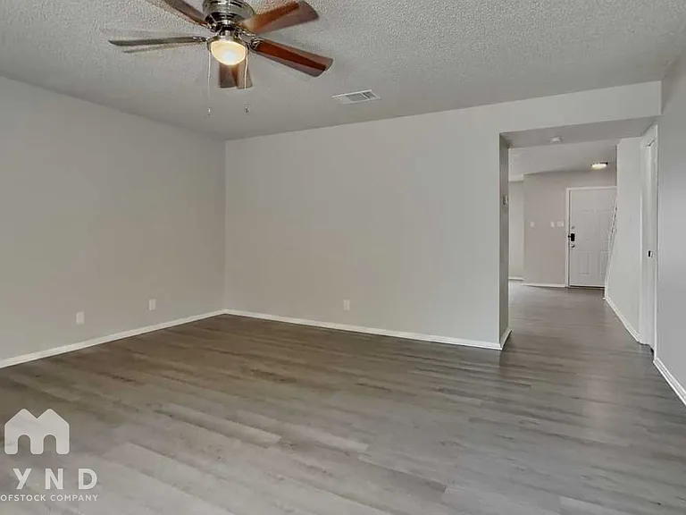8031 Manderly Pl — Photo 7