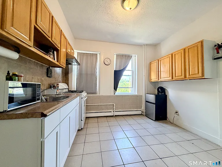 36 Truman St #A — Photo 9
