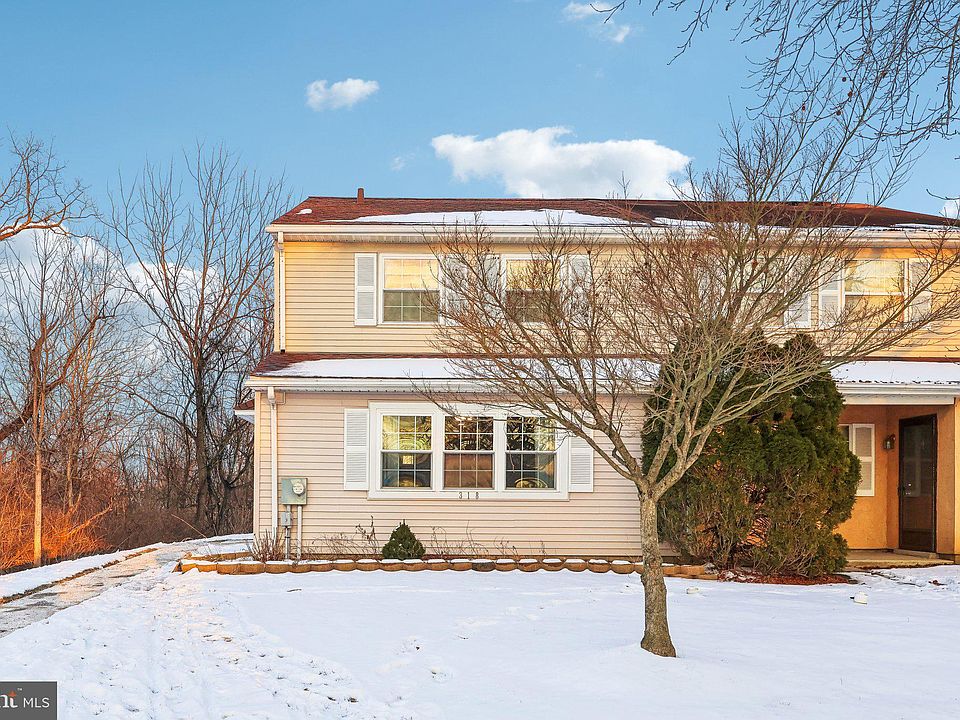 1st image of 318 Carlyn Ct
