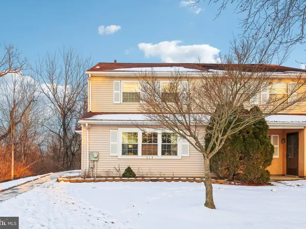 318 Carlyn Ct, Downingtown, PA 19335