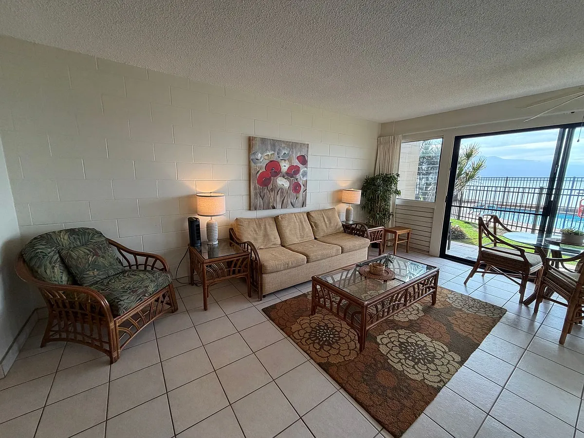 Building Photo - 280 Hauoli St #A6