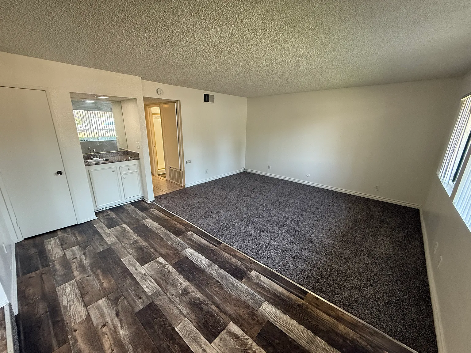 1000 Central Ave — Photo 2