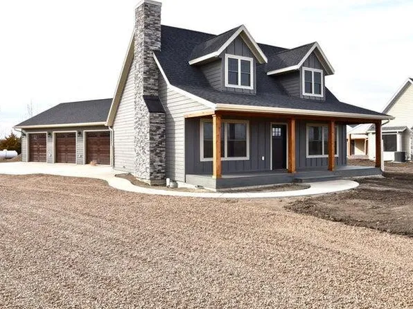 107 Castaway Loop, Pierre, SD 57501