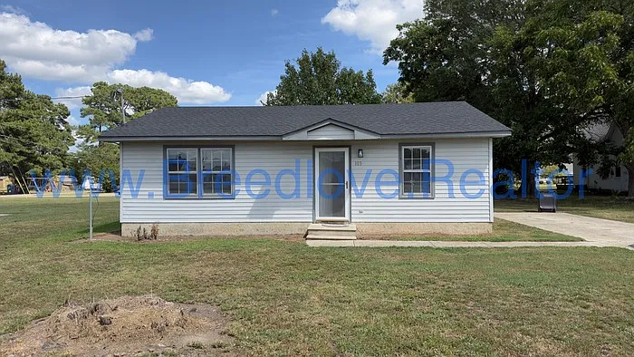 103 E Center St