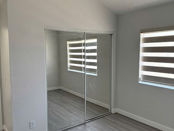 5th image of 520 E Walnut St APT 10
