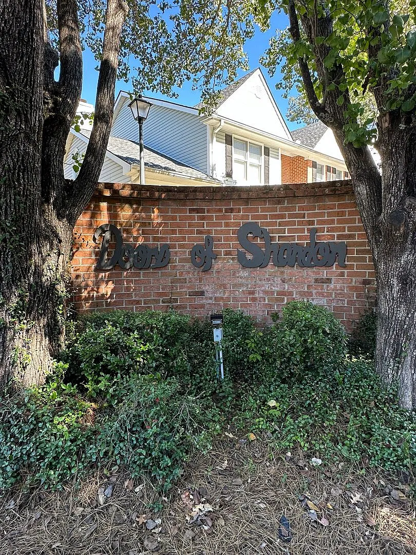 Great Location Short term rental — Photo 1