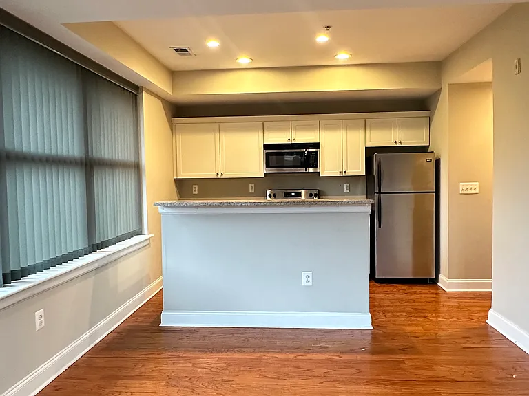 125 N 4th St #306 — Photo 1