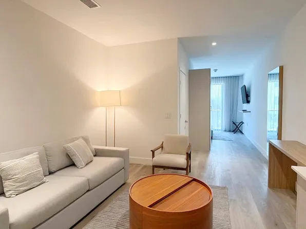 239 SW 9th St, Miami, FL