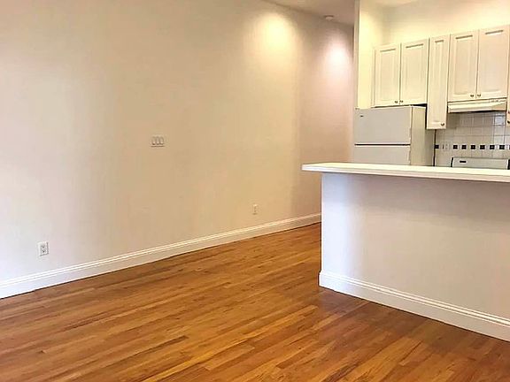 2nd image of 170 E 91st St APT 5W