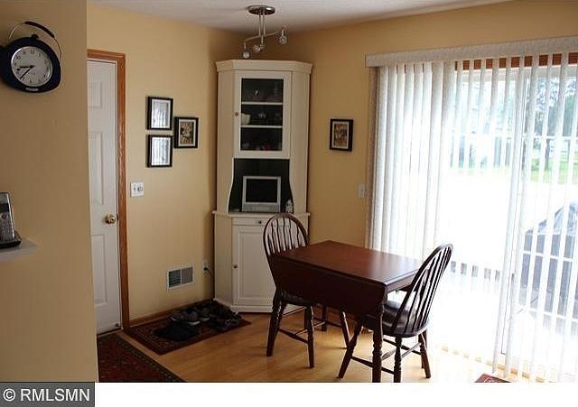 Eat-in kitchen