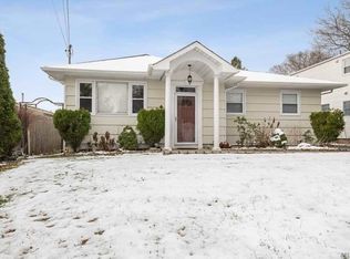 2 Yarmouth St, Melville, NY 11747