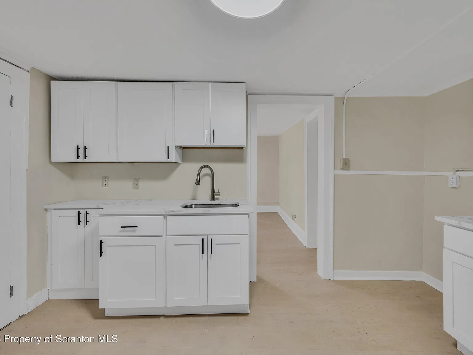 2 bed, 1.0 bath, 3400 sqft, $900 — Photo 3