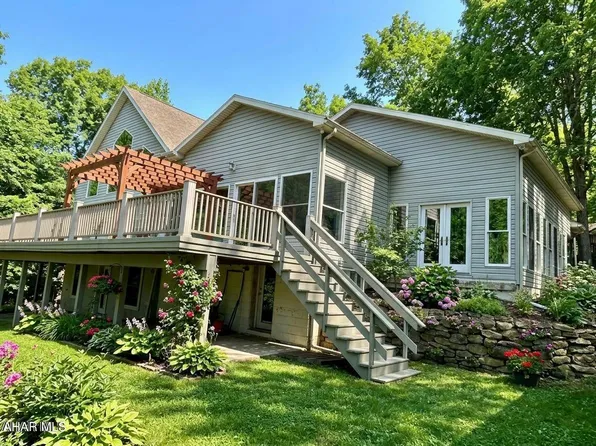 330 Dale Rd, Mount Union, PA 17066