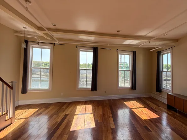 1 Grand Ave #5, New Haven, CT 06513