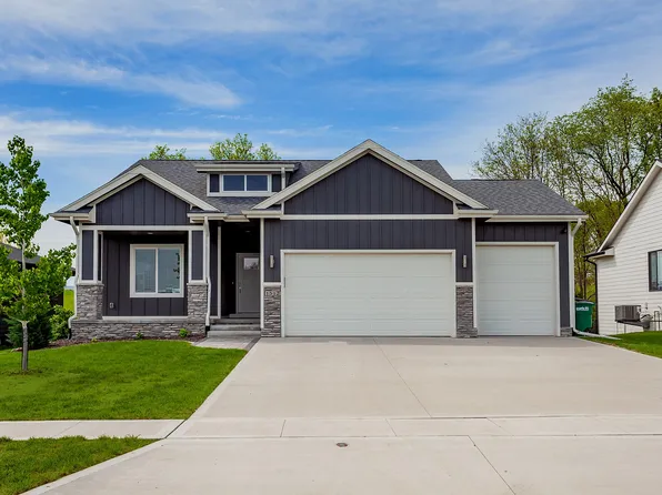 1512 Marina Cove Dr, Polk City, IA 50226